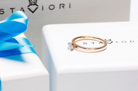 Złoty pierścionek PZD2500 - Diament