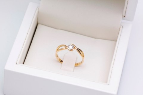 Złoty pierścionek PZD4357 - Diament