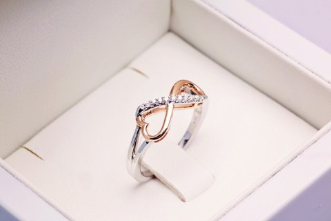 Złoty pierścionek PXD3907 - Diament