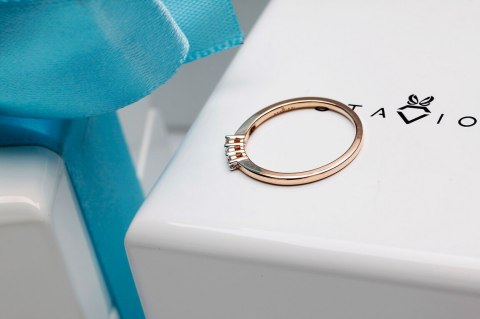 Złoty pierścionek PRD5430 - Diament