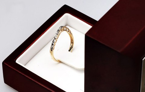 Złoty pierścionek PXD2715 - Diament