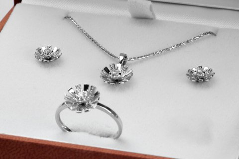 Złoty wisiorek WBD1880 - Diament