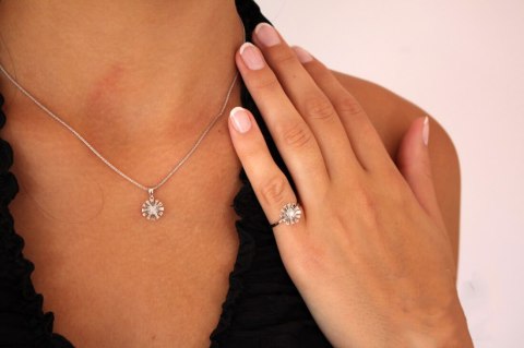 Złoty wisiorek WBD1880 - Diament