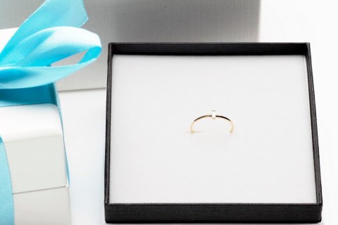 Złoty pierścionek PZD2700 - Diament