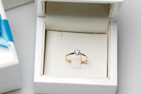 Złoty pierścionek PXD4837 - Diament