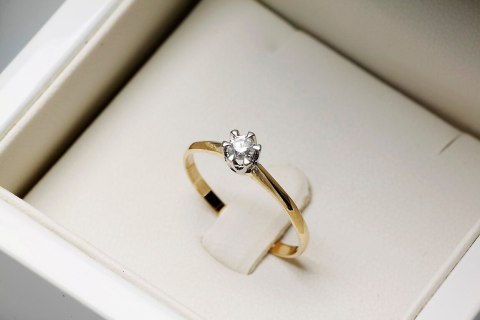 Złoty pierścionek PXD4837 - Diament