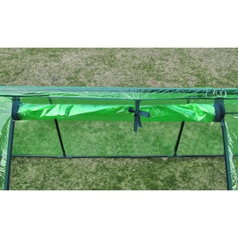 Szklarnia ogrodowa z trzema otworami wejściowymi