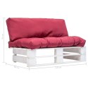 Ogrodowa sofa z palet, z czerwonymi poduszkami, sosna