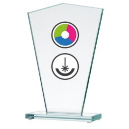 Trofeum szklane z nadrukiem kolorowym LuxorJet, grawerowaniem oraz wypełnieniem farbą