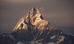Obraz Wieloczęściowy Himalajski Szczyt W Nepalu