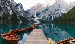Obraz Wieloczęściowy Jezioro Braies We Włoszech