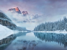 Obraz Wieloczęściowy Kanadyjskie Jezioro Morenowe W Zimowy Dzień