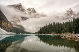 Obraz Wieloczęściowy Jezioro Moraine W Parku Narodowym Banff, Kanada