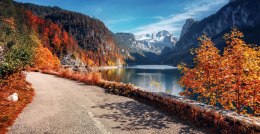 Fototapeta Beautiful Landscape Mountain Forest Lake. Amazing Autumn View Of Grundlsee Alpine Lake. Great Autumn Background For D