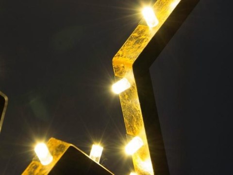 Świąteczna dekoracja - brązowa gwiazda na stojaku