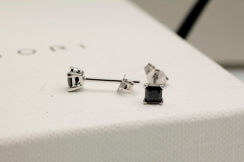 Rhodium plated silver earrings KDC1997 - Black Zirconia Rhodium plated silver earrings KDC1997 - Black Zirconia
