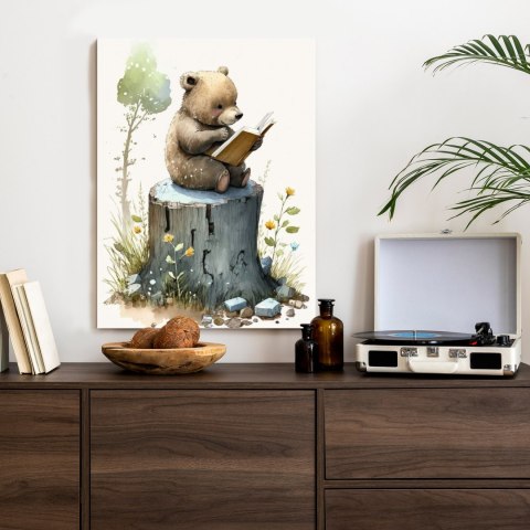 Plakat Niedźwiadek Czytający Bajki Na Pniu Drzewa