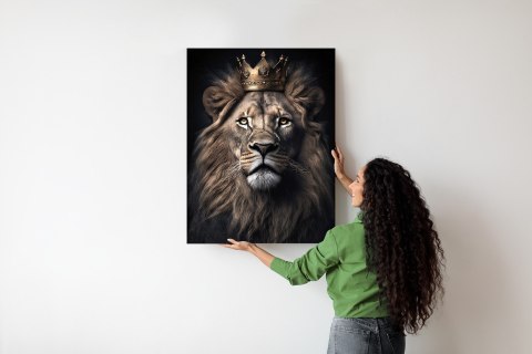 Plakat Lew W Koronie Na Realistycznym Portrecie