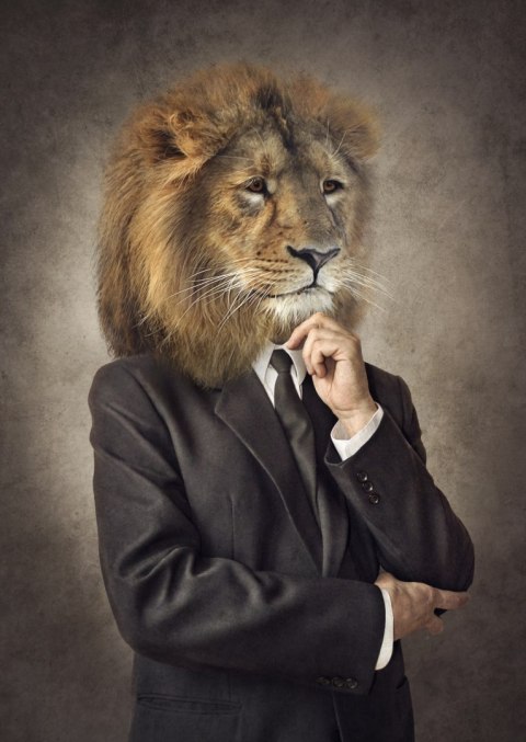 Plakat Mężczyzna W Garniturze Z Głową Lwa