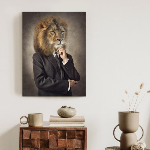 Plakat Mężczyzna W Garniturze Z Głową Lwa