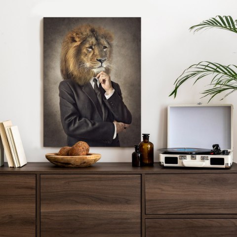 Plakat Mężczyzna W Garniturze Z Głową Lwa