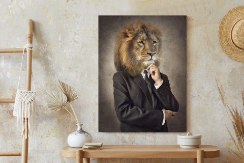 Plakat Mężczyzna W Garniturze Z Głową Lwa