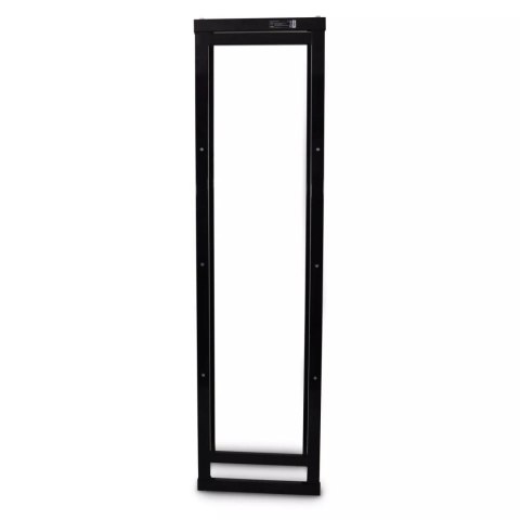 Stojak kominkowy wykonany z wytrzymałej stali dopasowany do stylu wnetrza