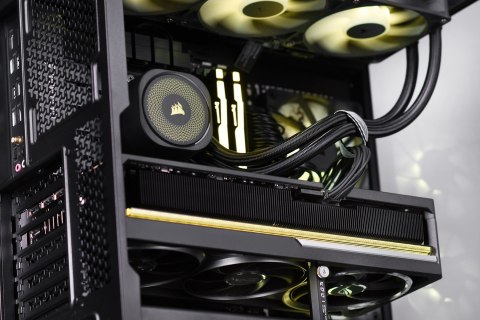 Actina iCUE 7800X3D/32GB/2TB/RX9070XT/850W