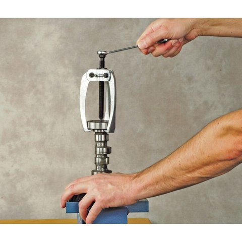 Samocentrujący ściągacz łożysk KUKKO 300x250 mm 3 Nogi