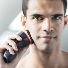 Elektryczna maszynka do golenia Remington POWER SERIES