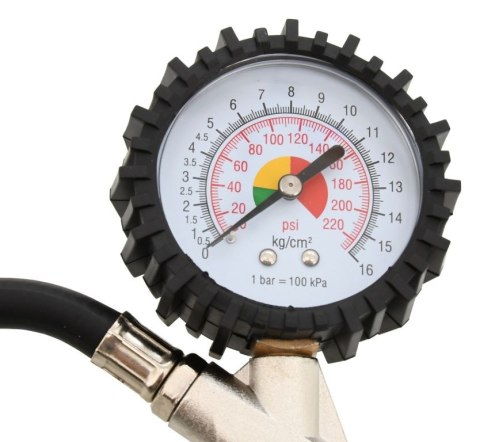 Pistolet pneumatyczny do opon z manometrem