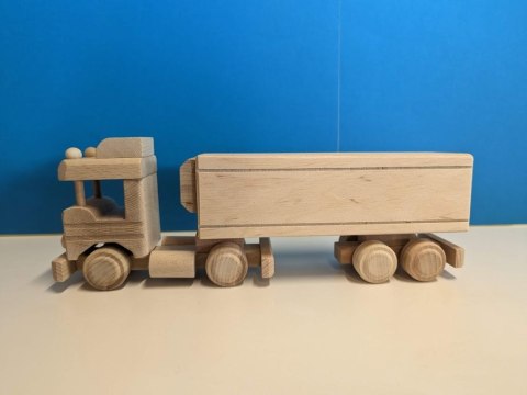 Bukowa skarbonka ciężarówka, naturalne drewno, ręczna robota
