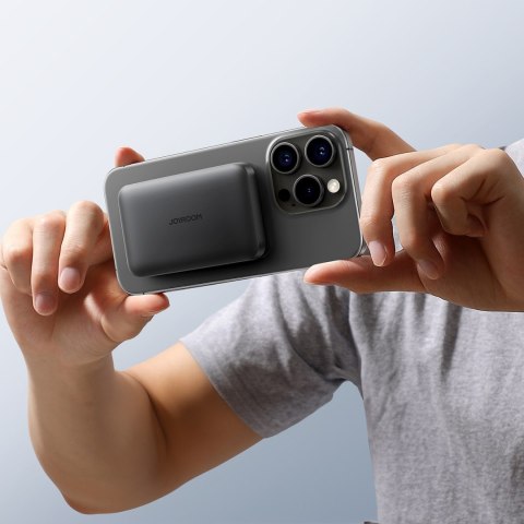 Powerbank indukcyjny 5000mAh USB-A USB-C 20W z kablem USB-C - czarny