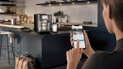 Ekspres ciśnieniowy Siemens TP715R07 EQ700 (czarny; 19 barów)