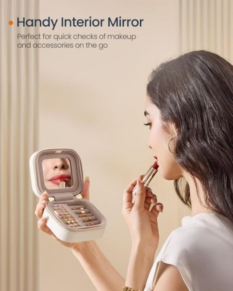 Biała szkatułka na biżuterię z lusterkiem