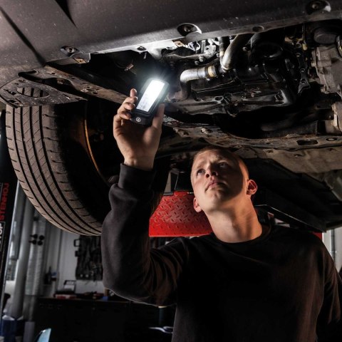 Akumulatorowa lampa robocza LED 500 lm 3,2 W z bazą ładującą Scangrip UNIFORM forLIFE 03.6208